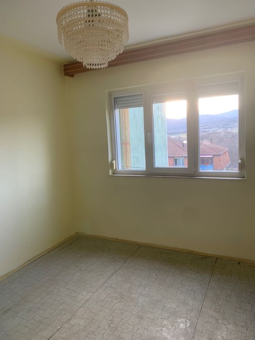 Vând apartament 2 camere Stei