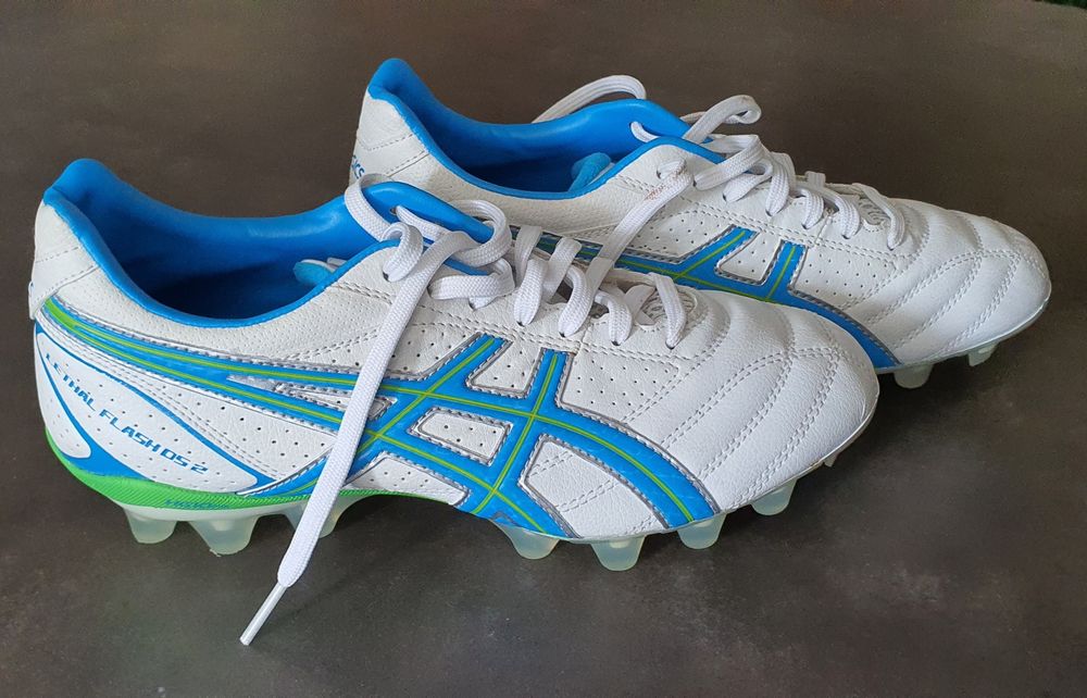 Футболни бутонки Asics Lethal Flash DS2 - нови, 39 номер