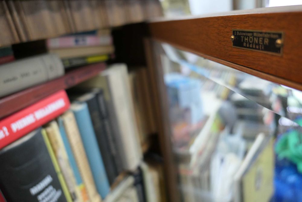 Vitrina Thoner Radauti Bucovina Mobila Lemn Masiv Act cumparare 1930