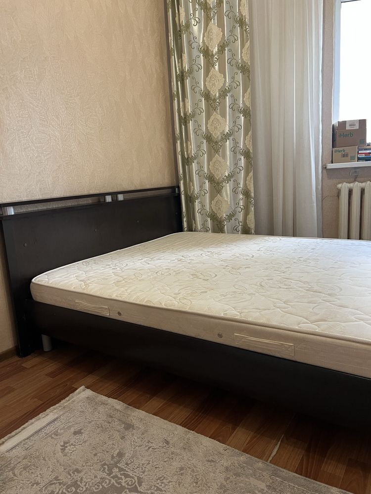 Кровать двуспальная