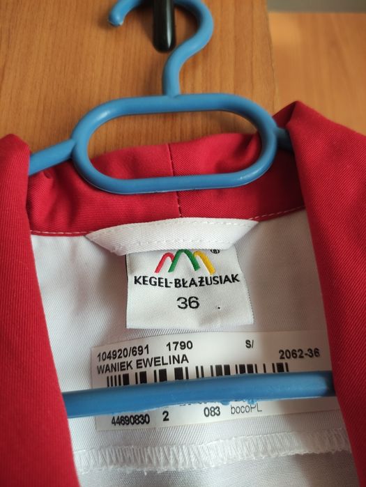 Vând costume medicale  damă