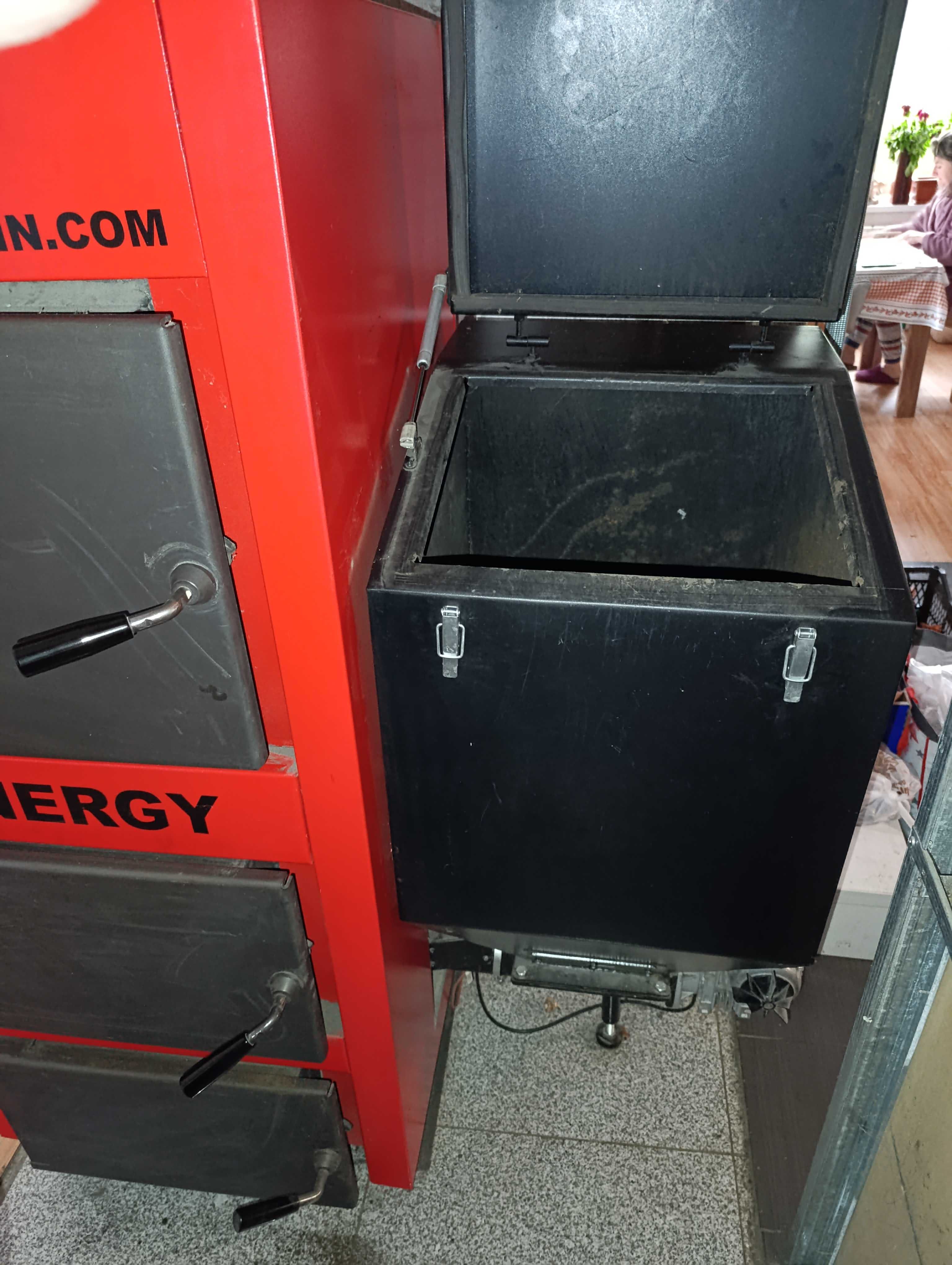 Комбиниран котел на пелети, въглища, дърва, биомаса  40KW