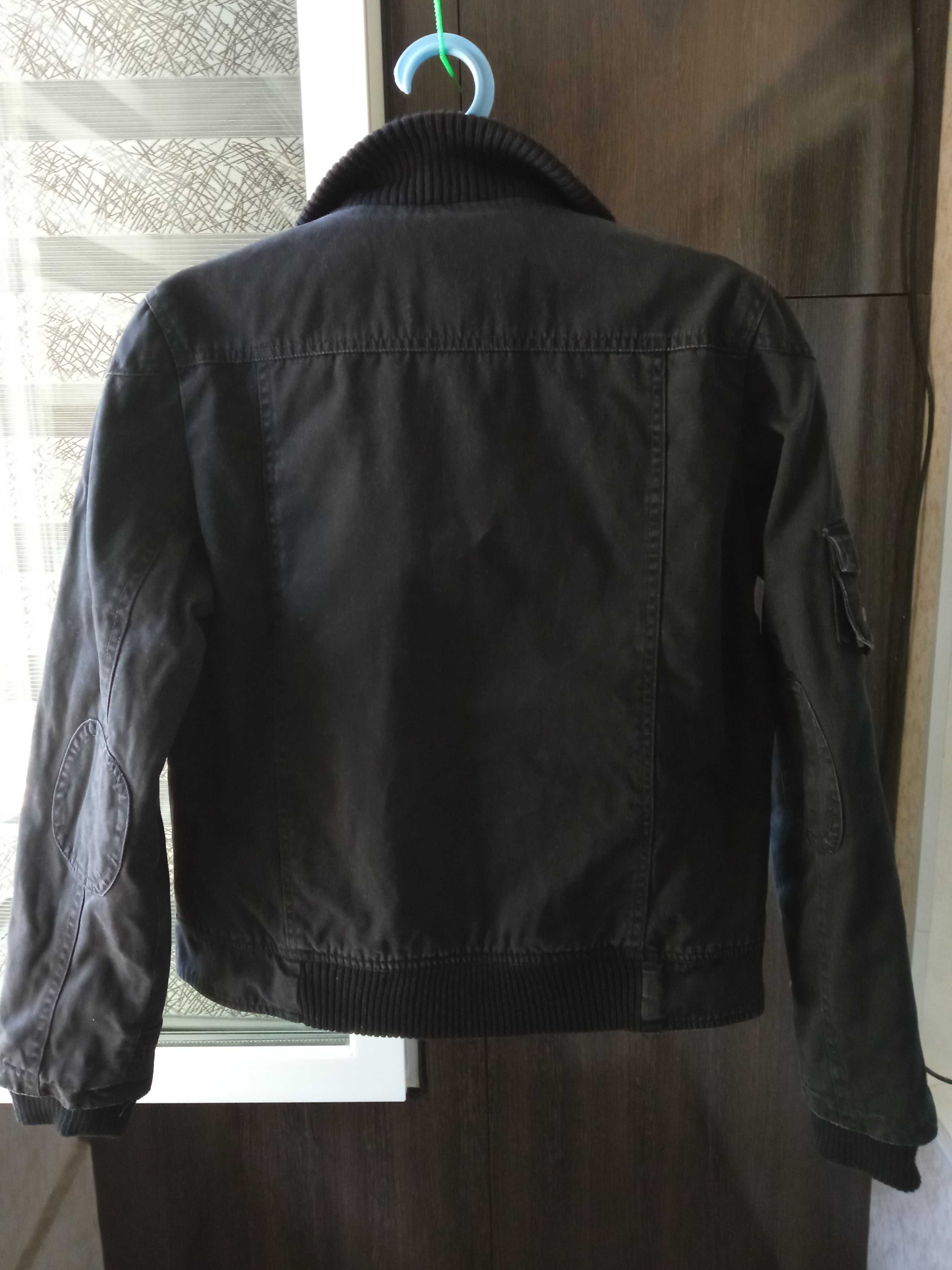 Куртка женская (черная, короткая, разм. XL)