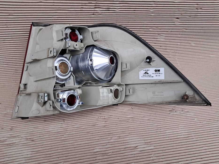 Opel Astra H sedan, lampa stop stanga, bara spate din dezmembrari