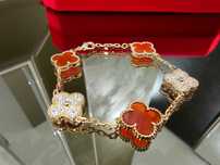 Van Cleef & Arpels VCA Rose Red Alhambra 5 Motifs Clover Дамска Гривна