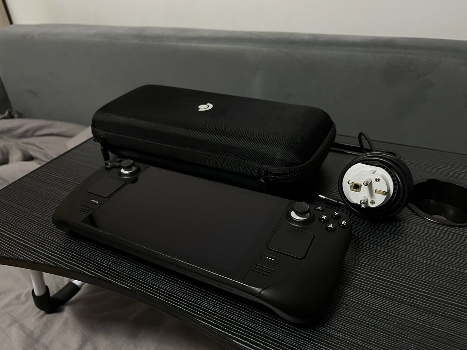 Продам steamdeck в отличном состоянии