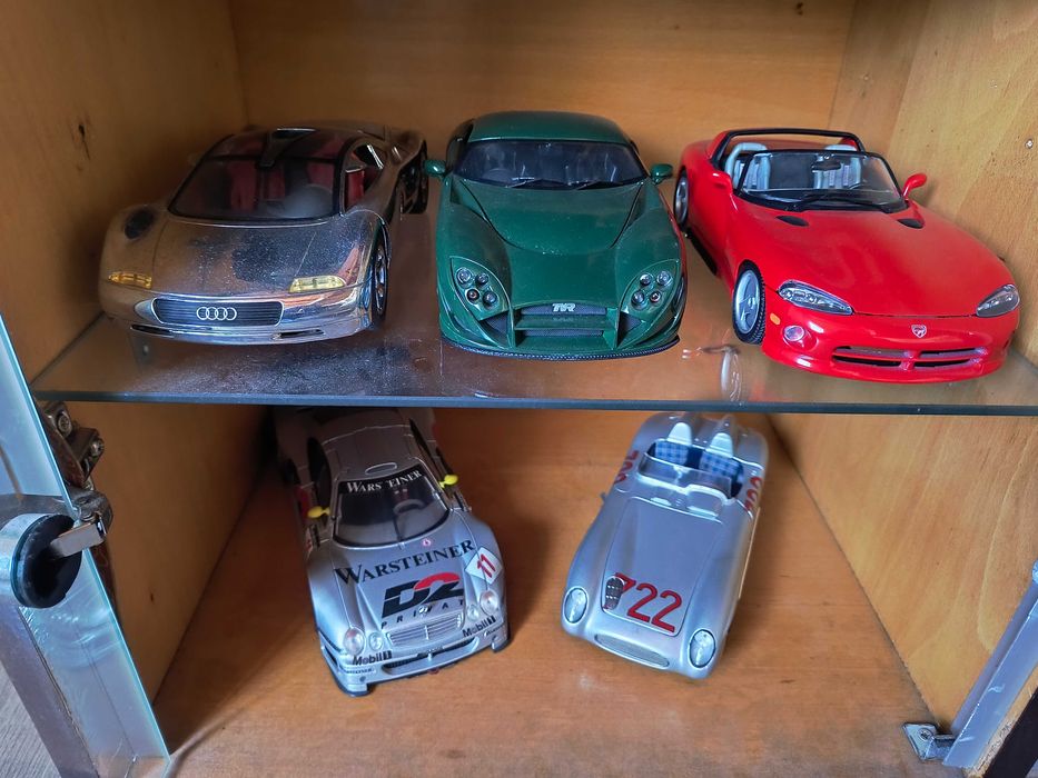 1:18 колички diecast