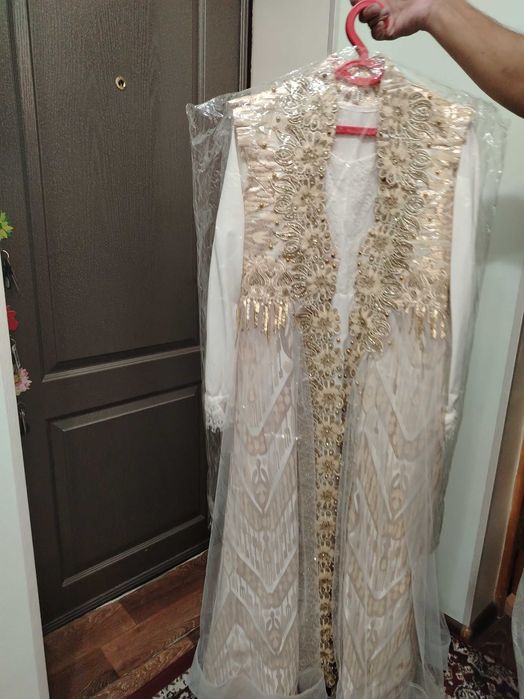 Kelinlar kiyimi sotiladi