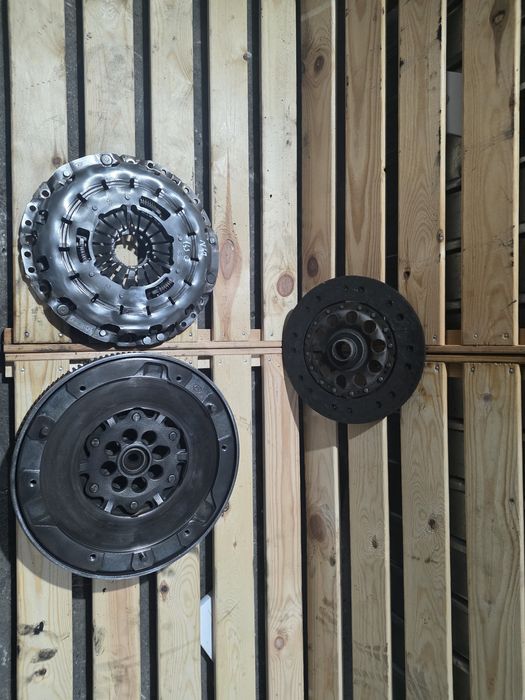 Kit ambreiaj disc placă volantă motor n47 118d 318d 143 cp