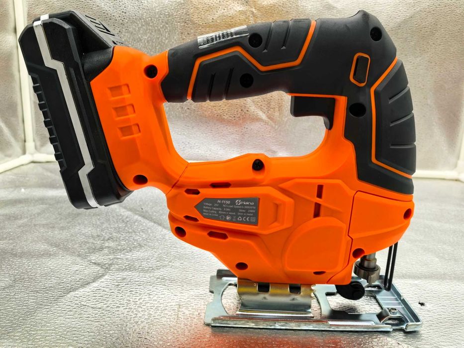 Fierastrau pendular Haina 25V cu 2 acumulatori 349 lei