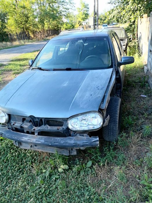 Vând piese de golf 4 1.4 și opel Vectra c 1.8