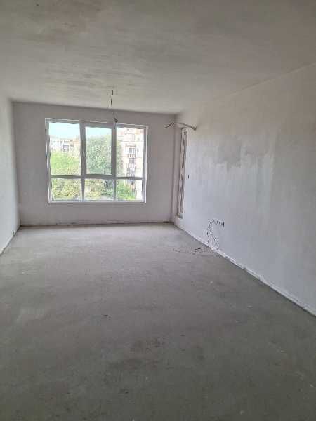 Продава се Тристаен апартамент в Пловдив, Остромила - 90 кв.м за 1267 €/кв.м - Снимка #2
