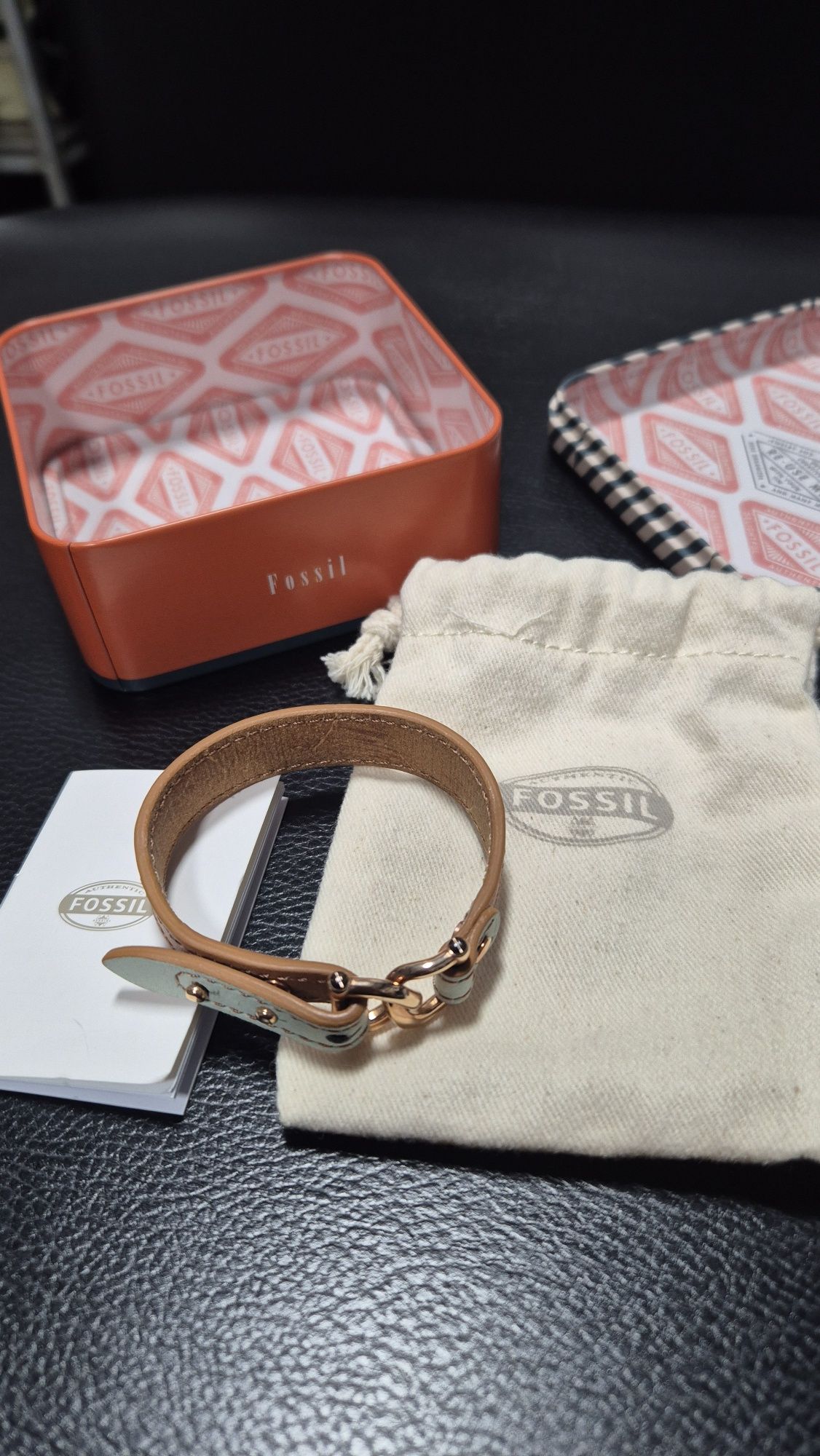 Fossil фосил гривна часовник