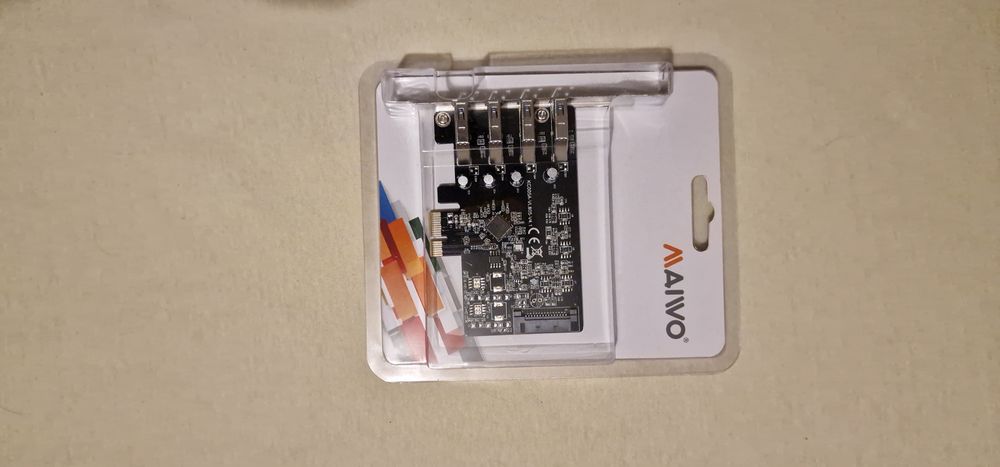 Vând adaptor USB intern nou