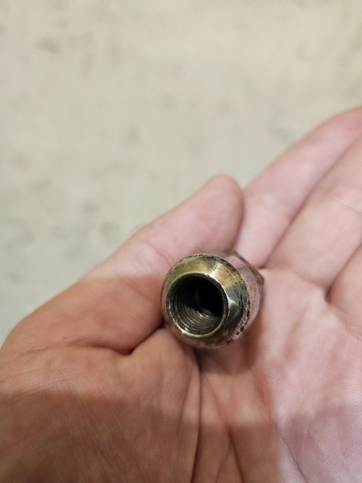 Оригинални гайки за Хонда