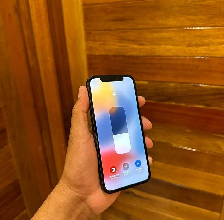 De Vanzare Iphone 12 In stare Impecabilă!!