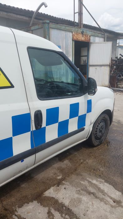 Dezmembrez Opel Combo 1.3 cdti euro 5 2013