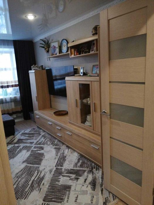 Продам 2 ком квартиру отличную теплую,  с хорошим ремонтом