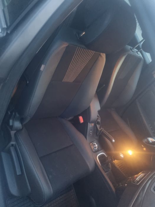 Cotieră față renault megane 3  2011