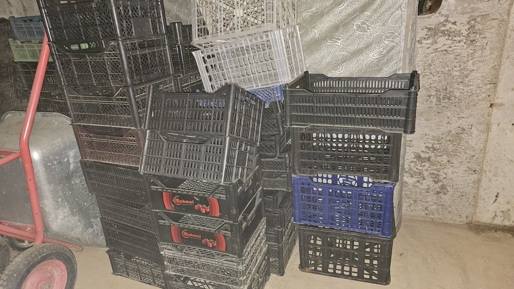 Продам пластмассовые ящик