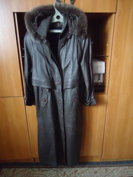 Продам кожаный плащ пр-во Турция р.52-54