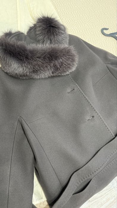 Продам пальто кашемир+песец ( Новое)