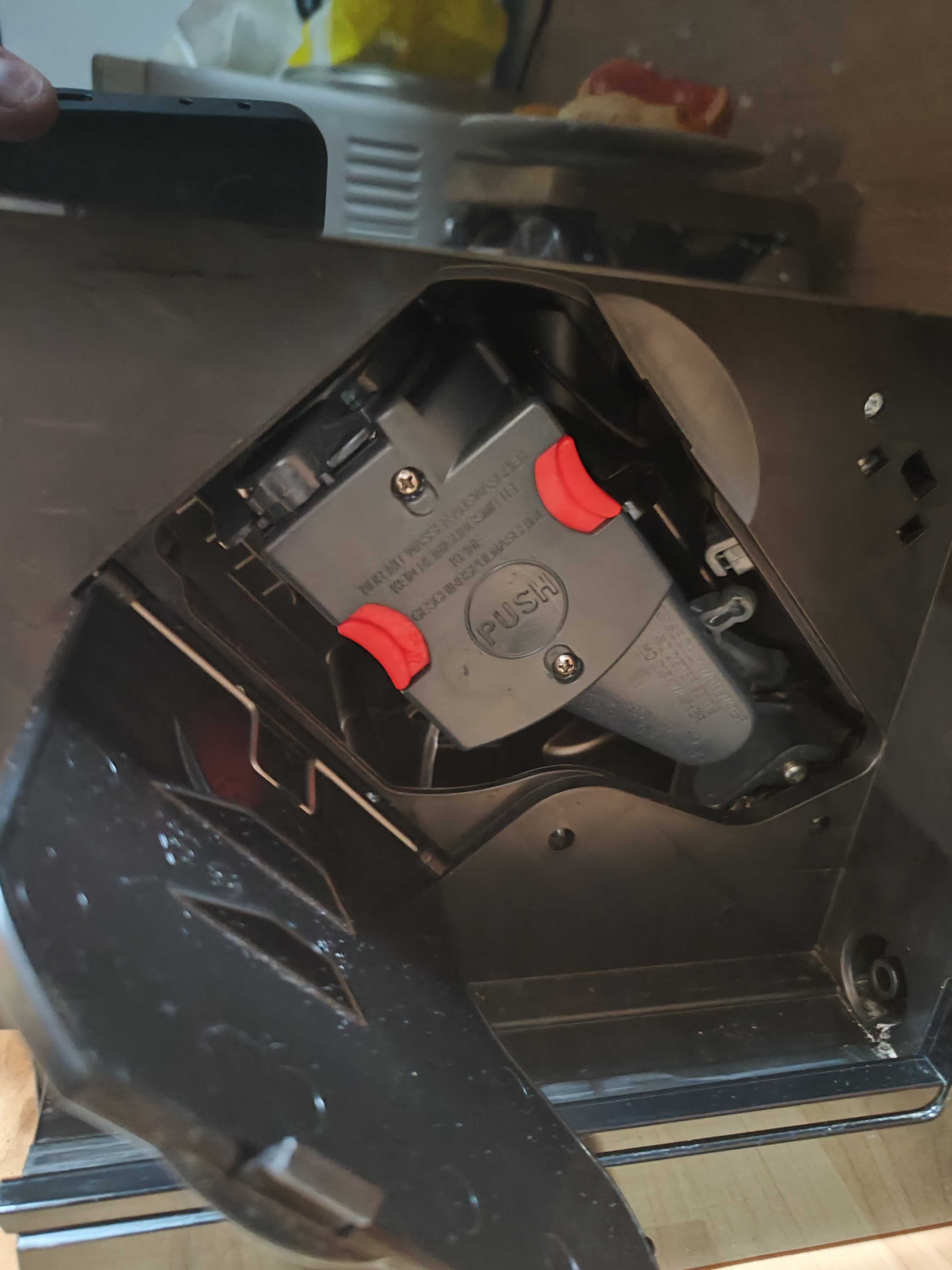 Delonghi ECAM 516.45.MB PrimaDonna S Evo Кафе автомат със Блутут.