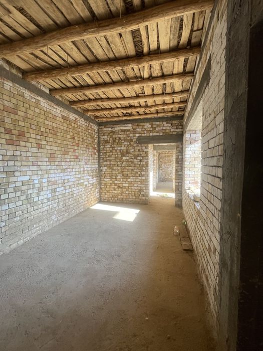 Продаётся участок (каробка) возле Паркентского рынка