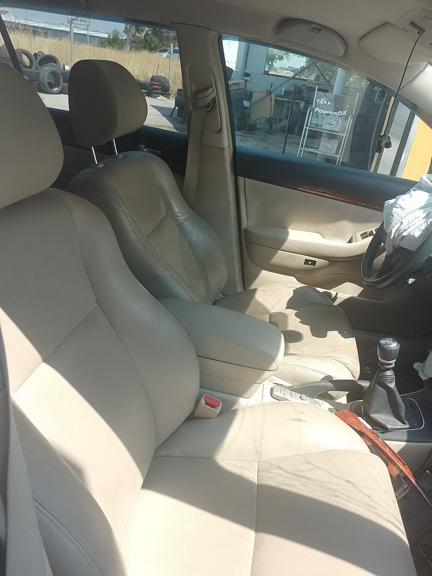 Тойота Авенсис 2.2 д-кат