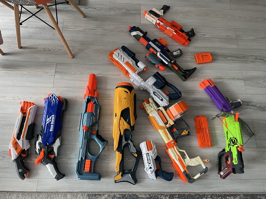 Set 11 pusti Nerf 300 lei