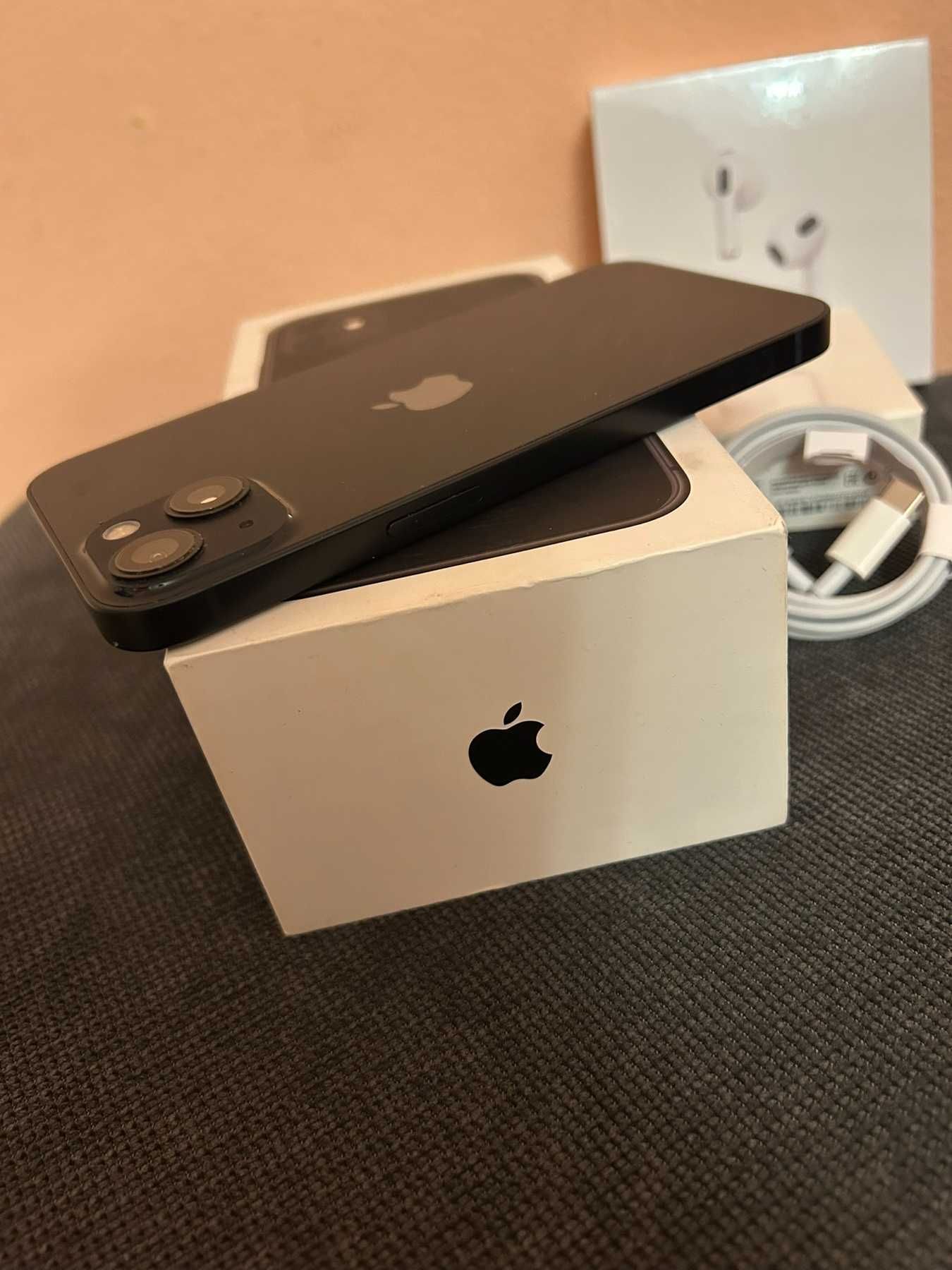 Iphone 13Перфектен +  Airpods 3gen Комплект