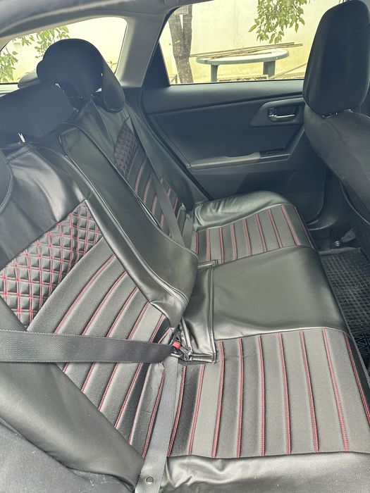 Huse piele Toyota Auris Hybrid