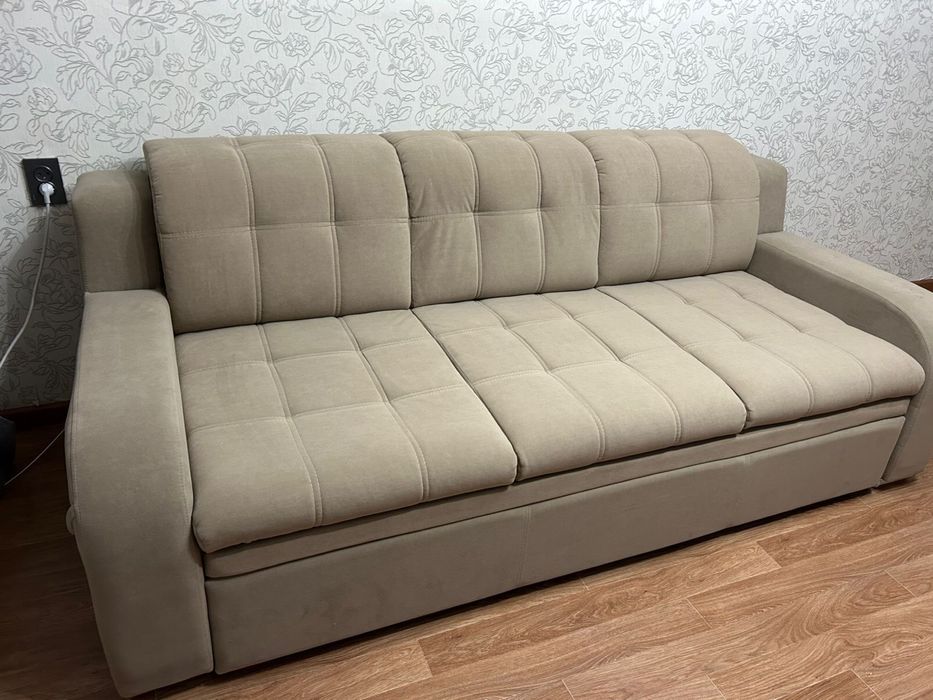 Срочно продам диван