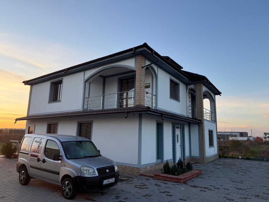 Inchiriere casa pentru Târgul de Crăciun din Craiova! weekenduri disp.