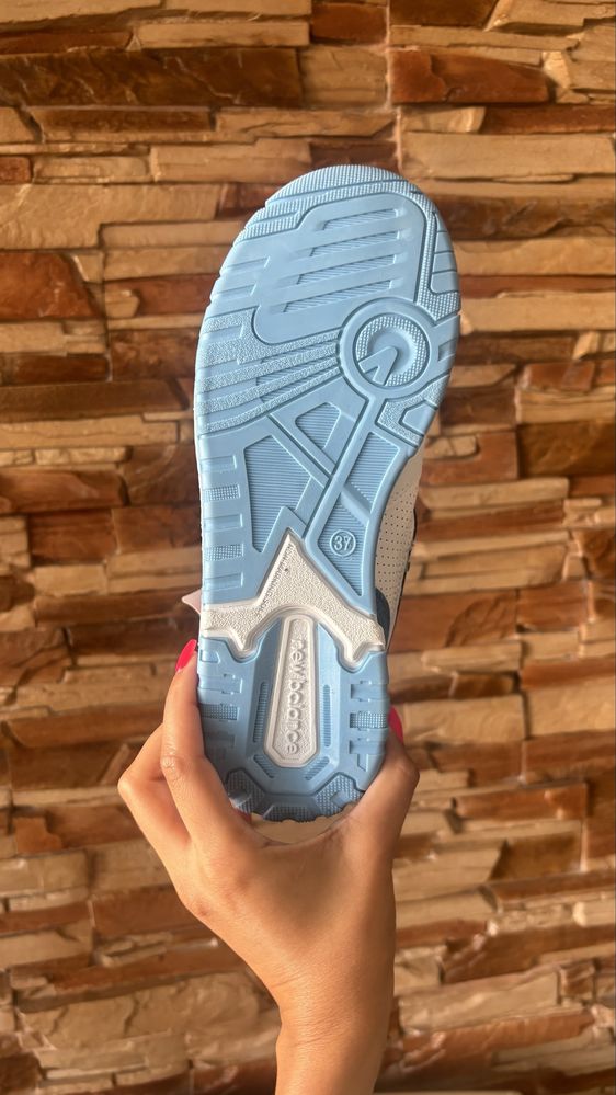New Balance маратонки