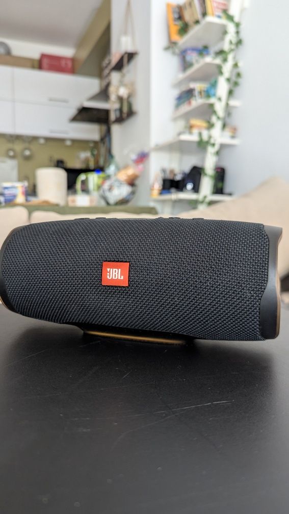 колонка JBL charge 4