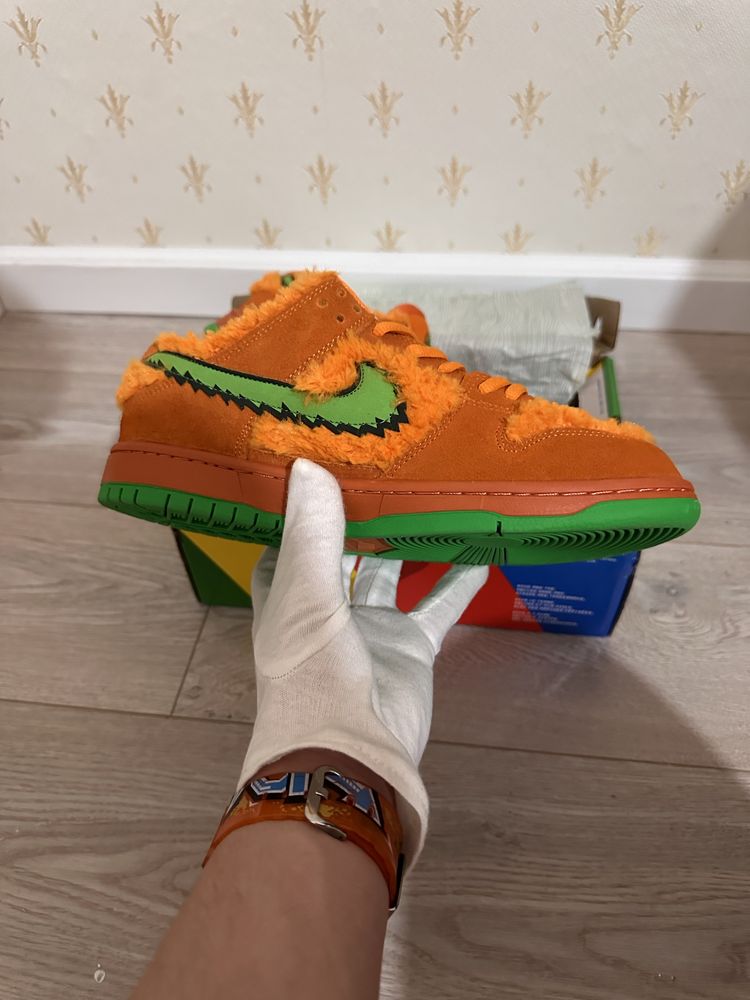 Nike x Grateful Dead SB Dunk Low "Orange Bear"