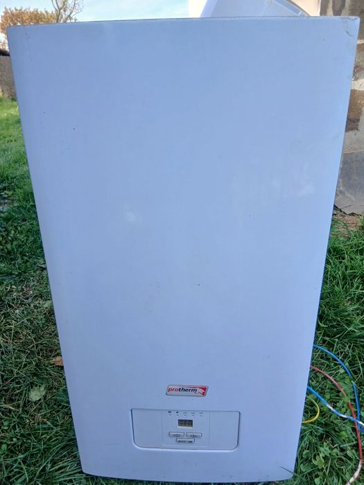 Vând centrală electrică protherm 9kw folosită doar o lună