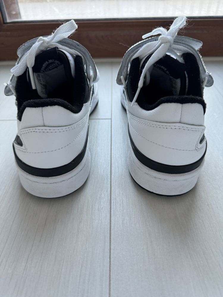 Маратонки Adidas