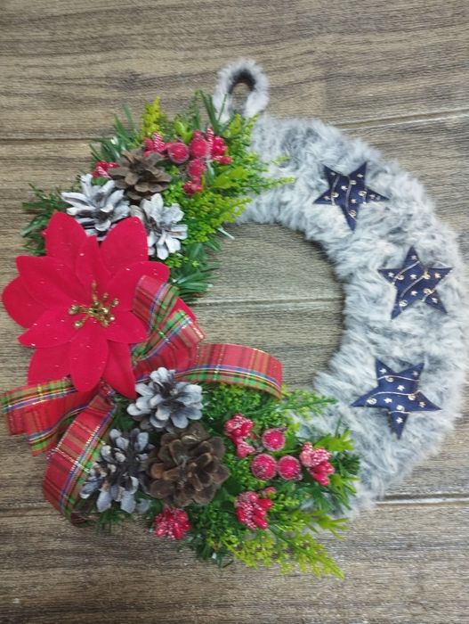 Коледни венци ръчно изработени