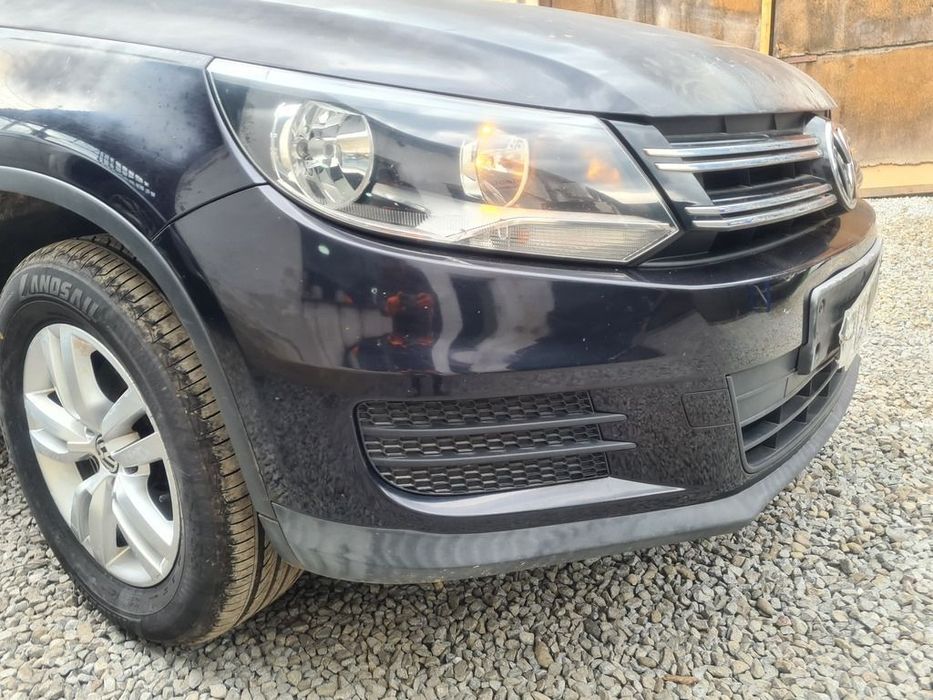 Bara fata Volkswagen Tiguan 5N Facelift 2011 - 2015 NEGRU LC9X (1253) model fara ...