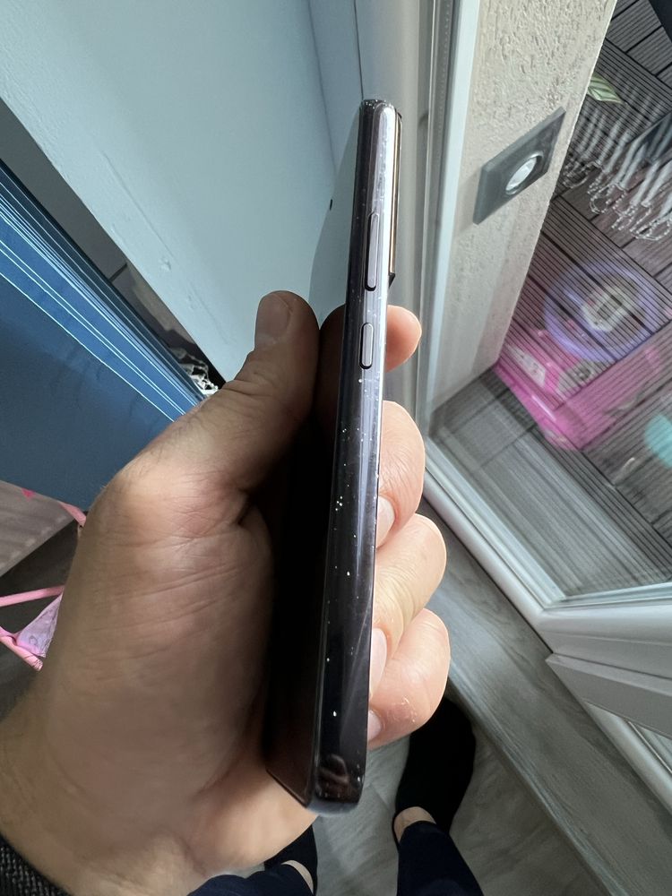 Samsung Galaxy S22 - на части