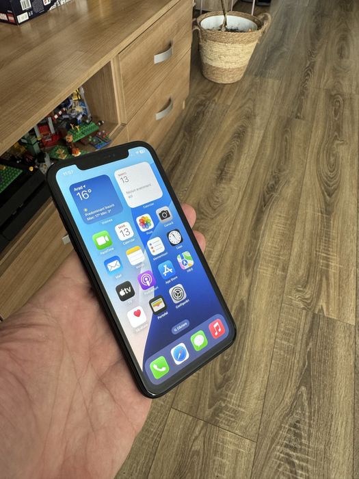 iPhone Xr black, memorie 64Gb, baterie 89%, husa, frumos