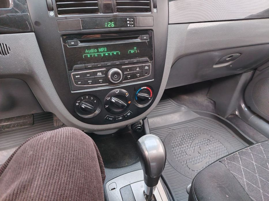 Автомобмиль гентра