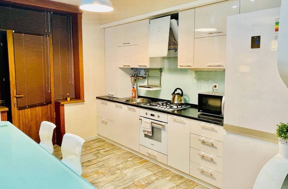 Hamid Olimjon metrosi yonida kvartiram bor ijaraga uzoq muddatga beram