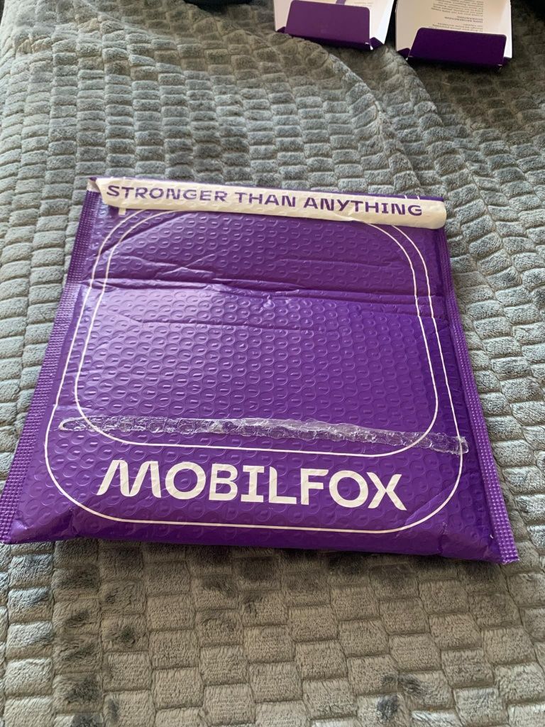 Vând Husă iphone 15 plus nouă mobilfox