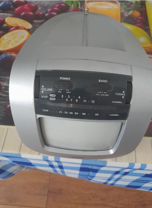 Mini televizor alb negru