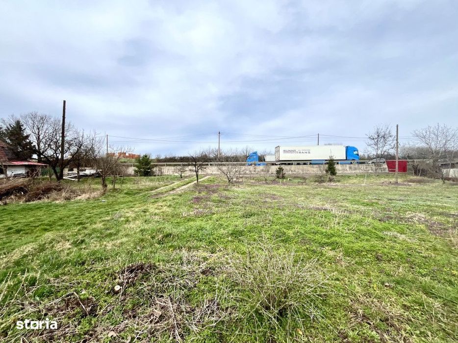 Teren 6762 mp., la drumul E 671, 80 m. front stradal