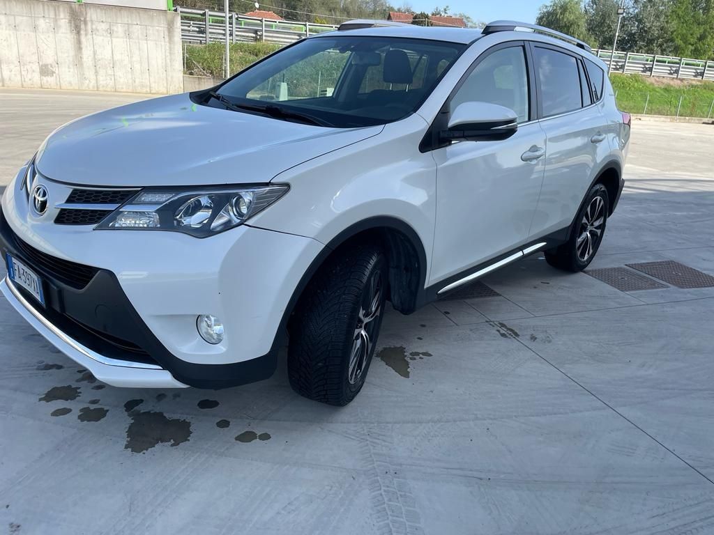 Vând Toyota Rav 4