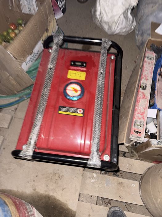 Бензиновый генератор Honda EG 5500 CXS Электростанция Бензиновая